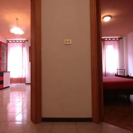 Aparthotel Mama 2*